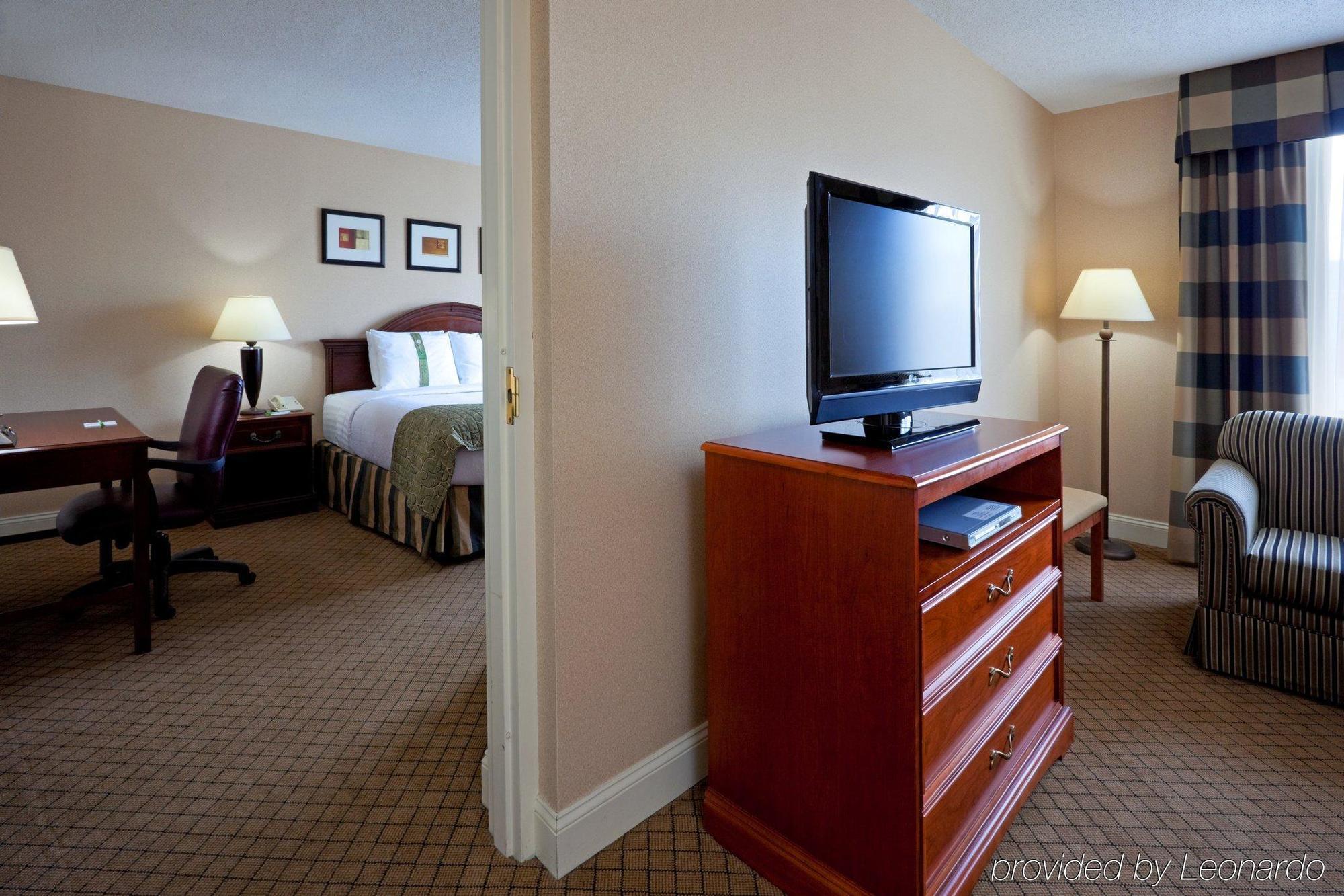 Holiday Inn Saratoga Springs By Ihg Стая снимка